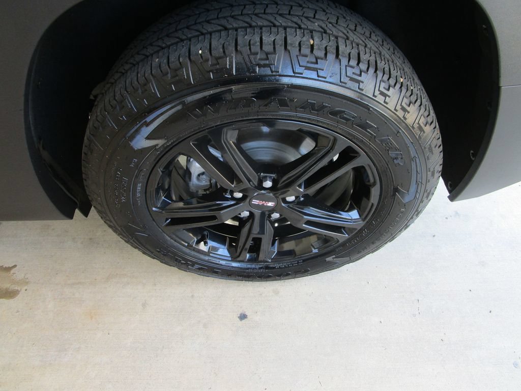 Used 2024 GMC Terrain AT4 AWD/4WD image 12