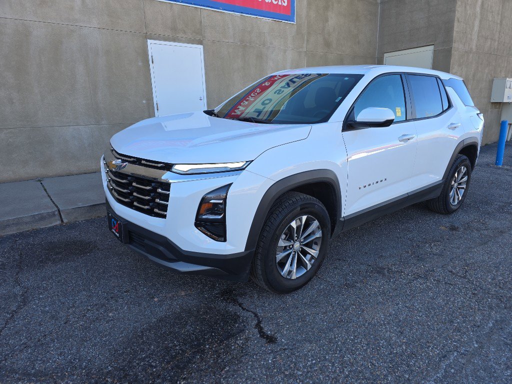 Used 2025 Chevrolet Equinox LT image 3