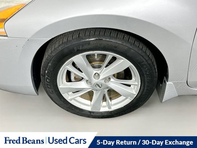 Used 2015 Nissan Altima 2.5 SV w/ Convenience Package image 16