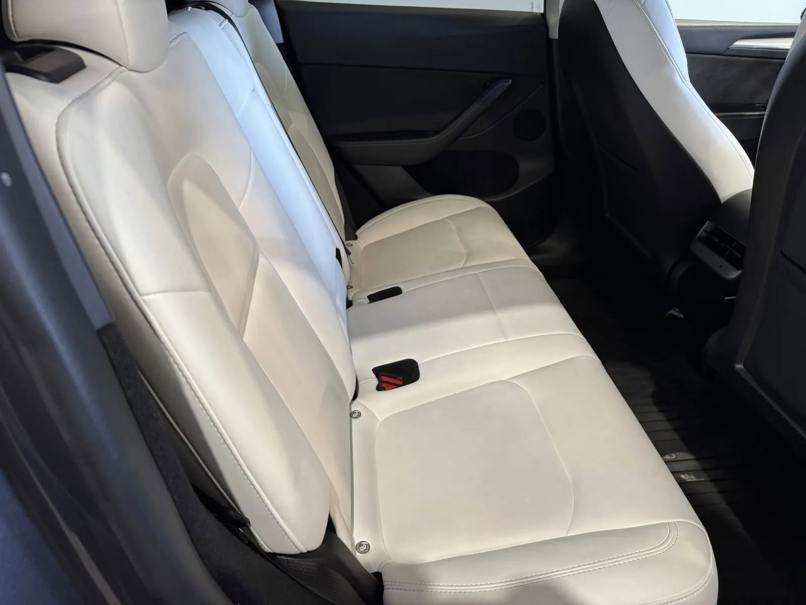 Used 2023 Tesla Model Y Long Range image 8