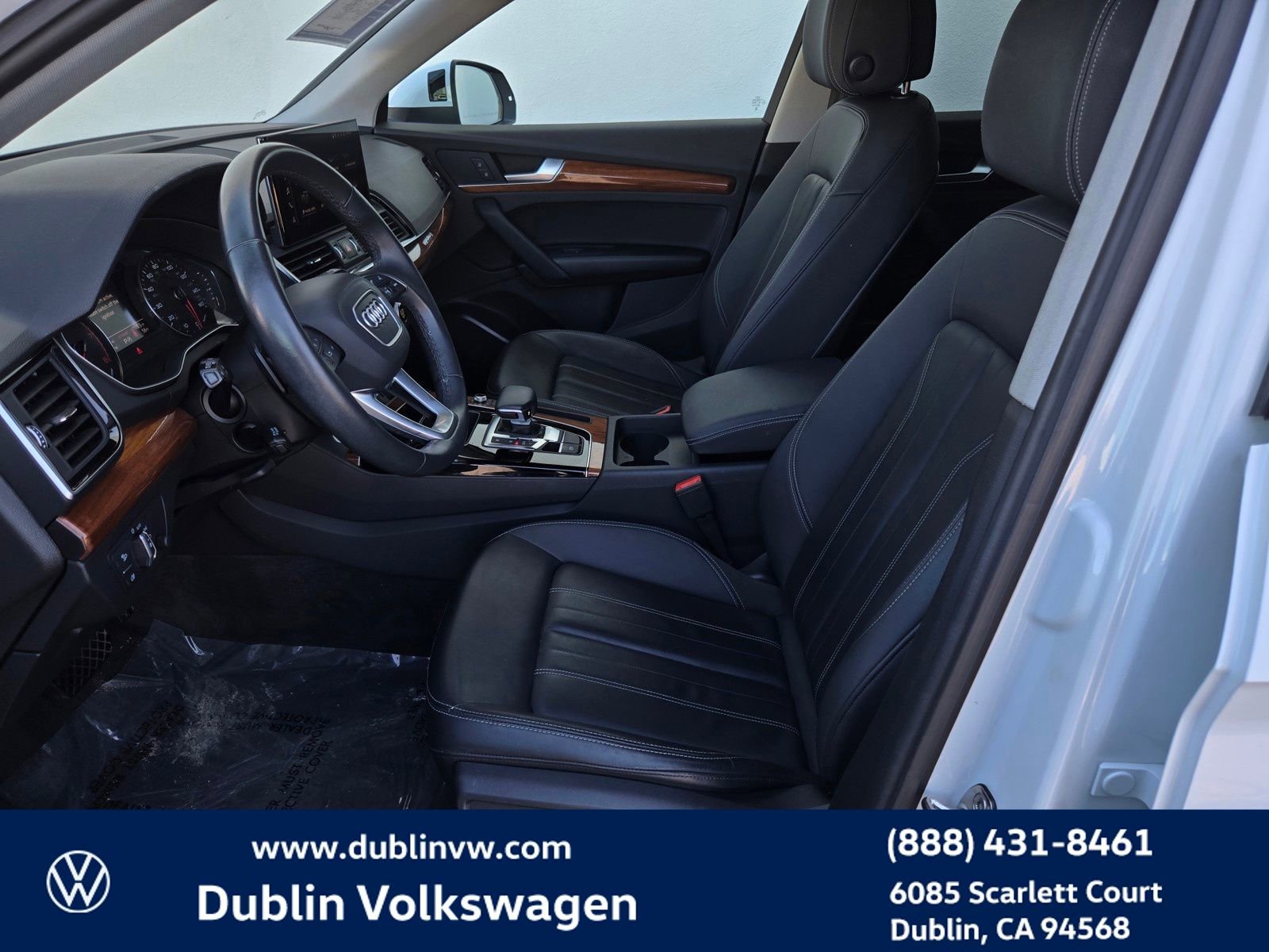 Used 2023 Audi Q5 2.0T Premium w/ Convenience Package image 16