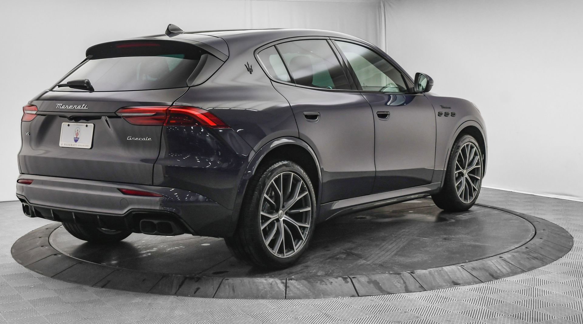 New 2026 Maserati Grecale Modena image 3