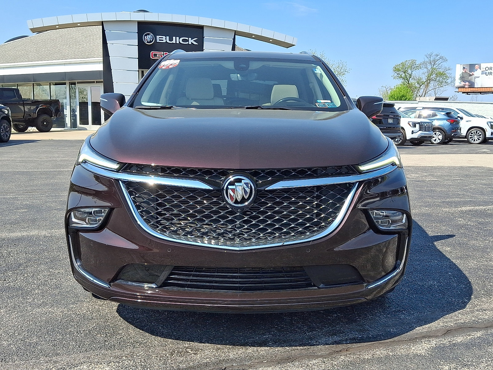 Used 2022 Buick Enclave Avenir w/ Avenir Technology Package AWD/4WD image 3