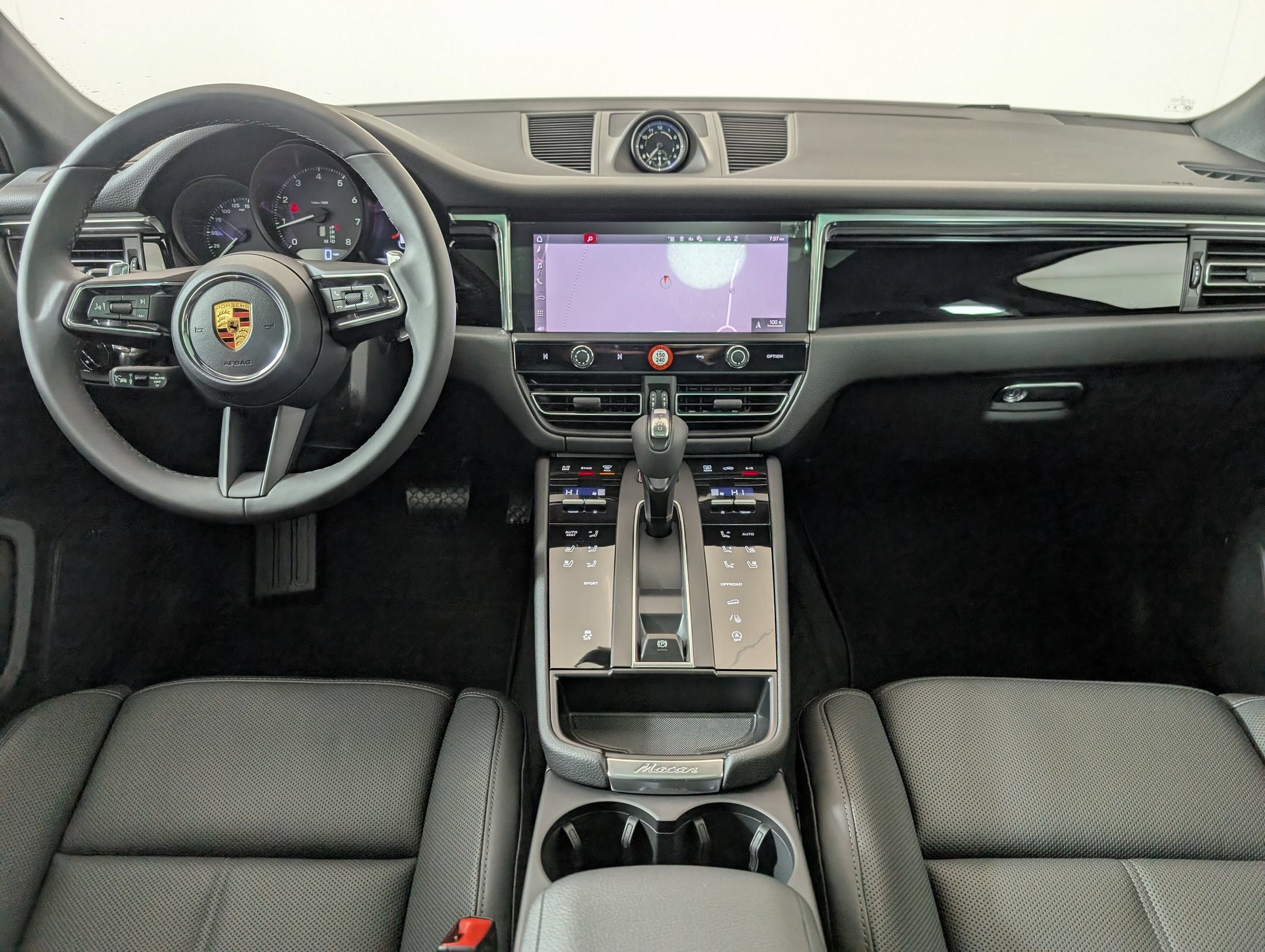 Used 2026 Porsche Macan AWD/4WD image 17
