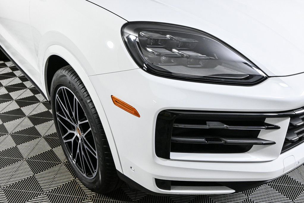 Certified 2025 Porsche Cayenne image 42