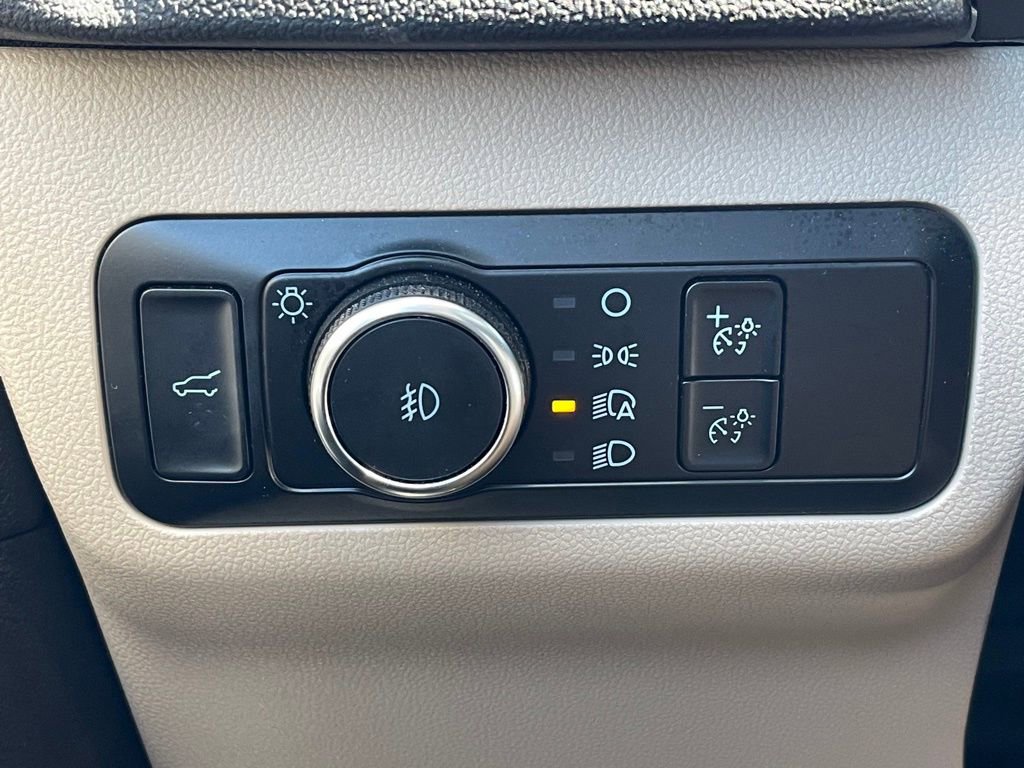 Used 2022 Ford Escape SEL image 17