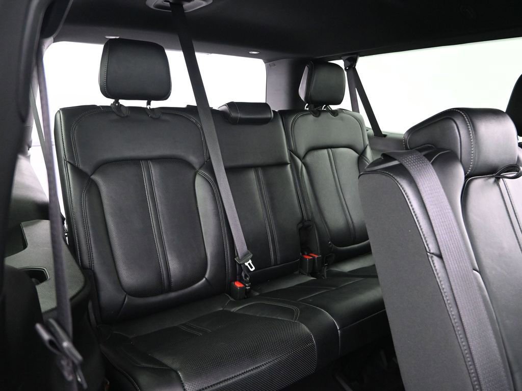 Used 2024 Jeep Wagoneer L Series II w/ Flexible Seating Group image 14