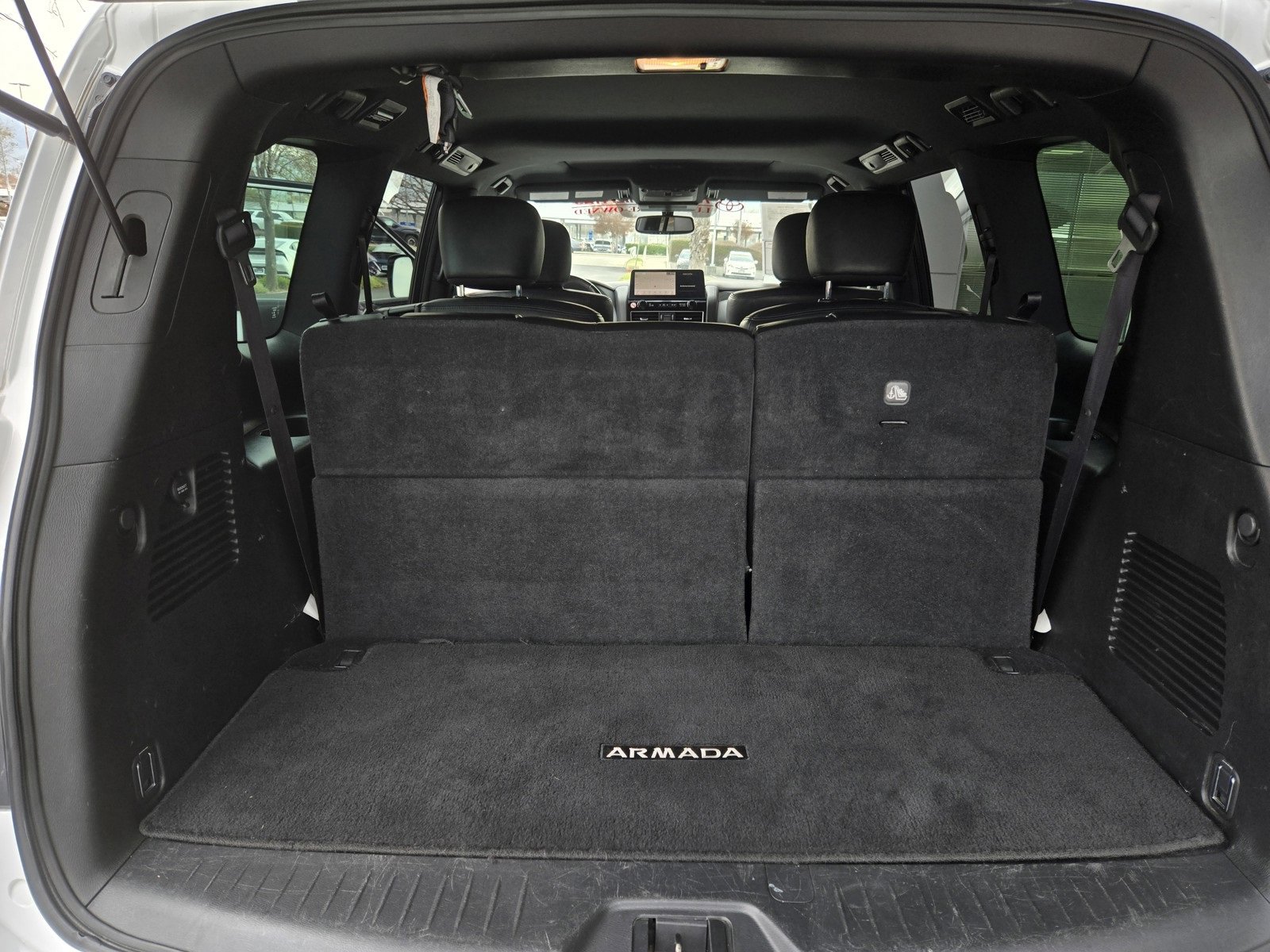 Used 2023 Nissan Armada SL w/ Midnight Edition Package image 25