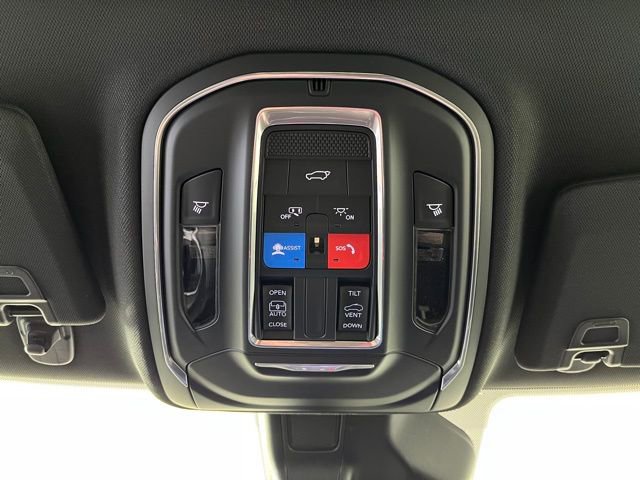 Used 2026 Jeep Grand Cherokee Altitude image 38