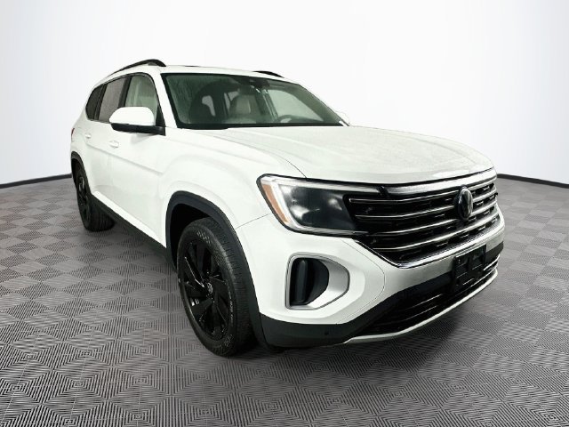 Used 2024 Volkswagen Atlas SE AWD/4WD image 3