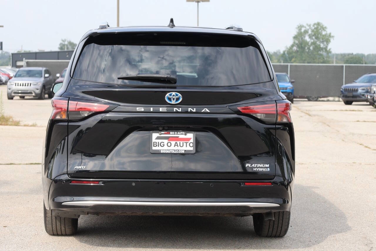 Used 2021 Toyota Sienna Platinum AWD/4WD image 10