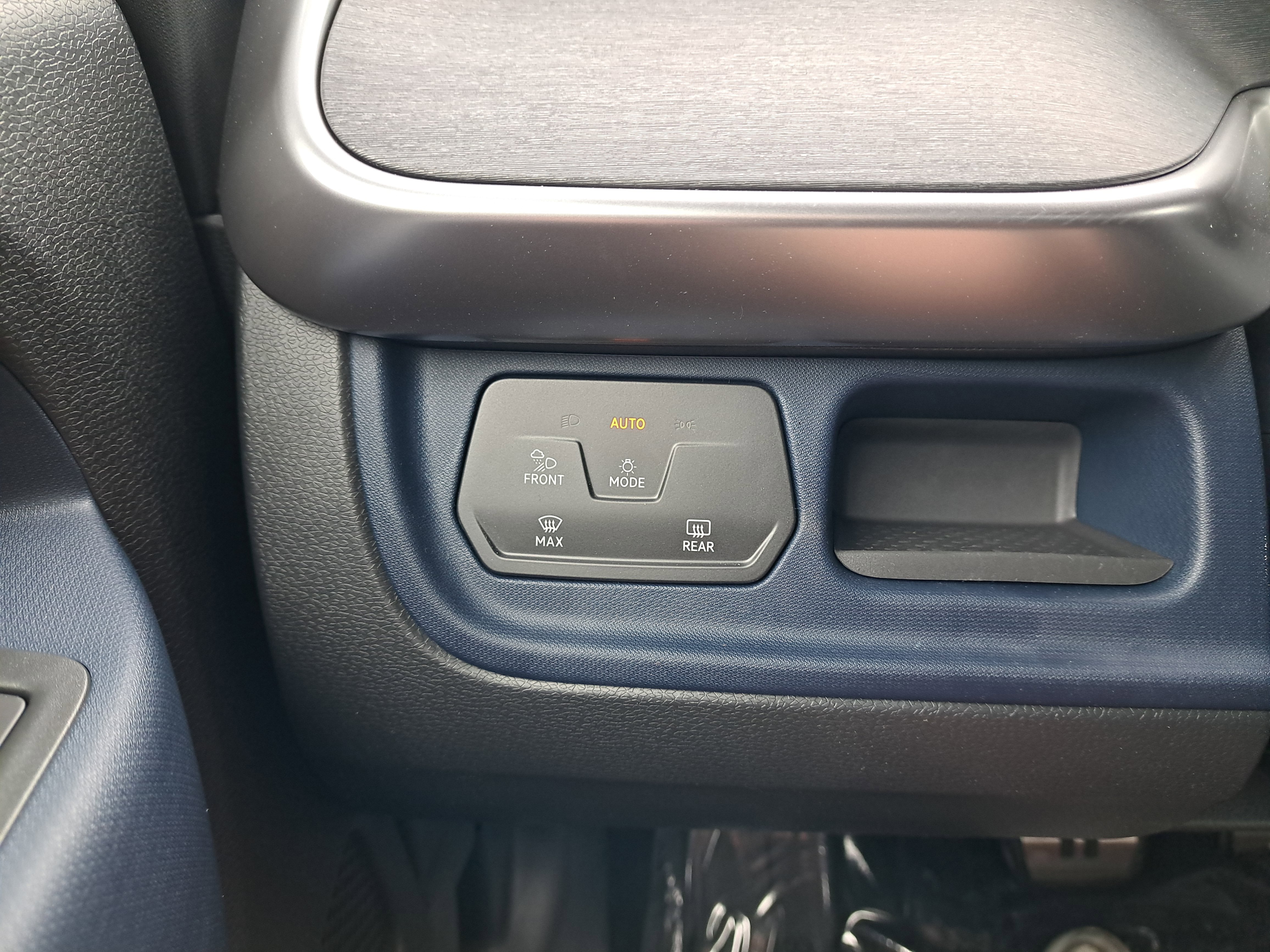 New 2025 Volkswagen ID. Buzz Pro S image 30