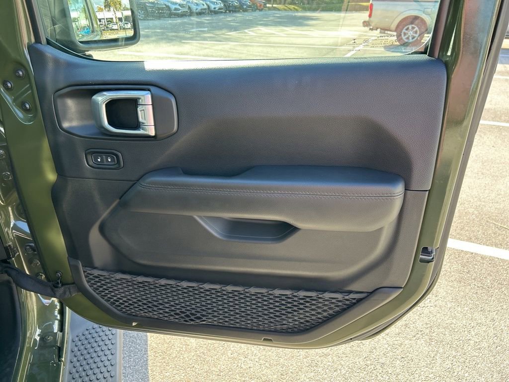 Used 2022 Jeep Wrangler Unlimited Rubicon w/ Trailer Tow Package image 51