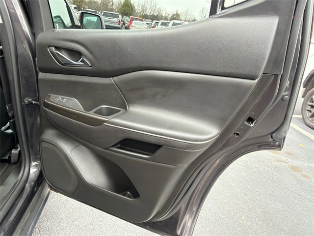 Used 2017 GMC Acadia SLT image 16