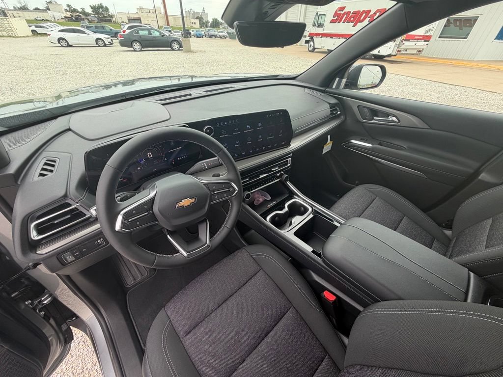 New 2026 Chevrolet Traverse LT w/ Driver Confidence Package FWD image 13