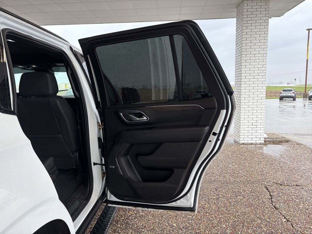 Used 2023 Chevrolet Tahoe Z71 w/ Luxury Package image 16