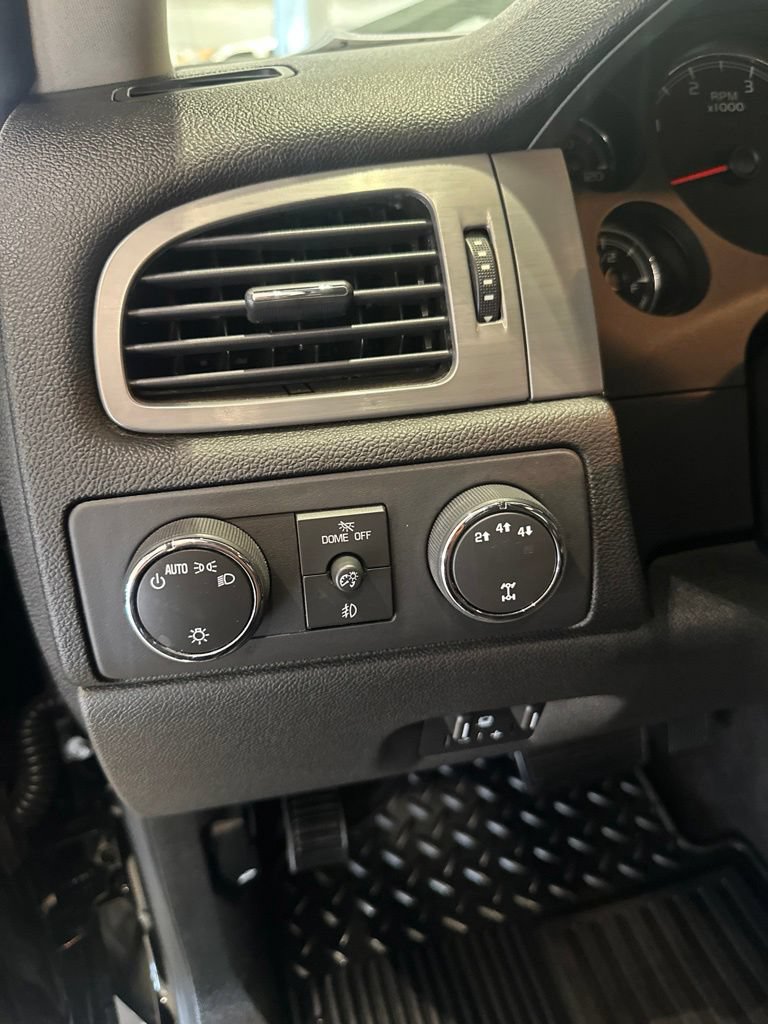 Used 2014 Chevrolet Silverado 3500 LTZ w/ LTZ Plus Package AWD/4WD image 13