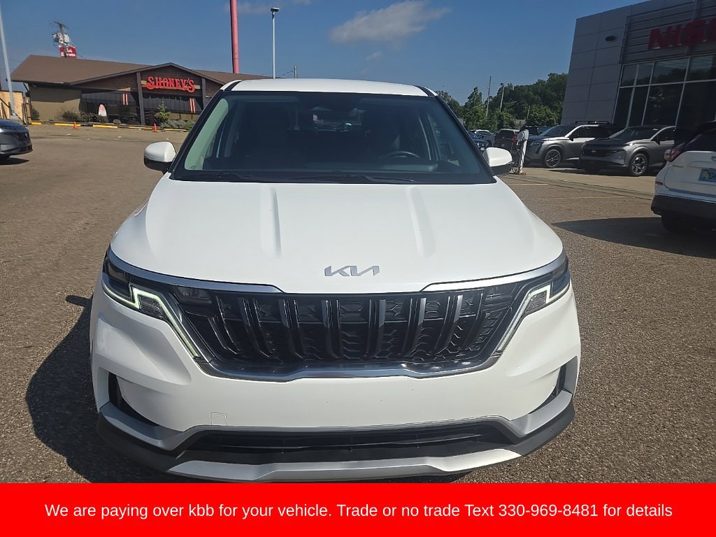 Used 2024 Kia Carnival LX FWD image 2