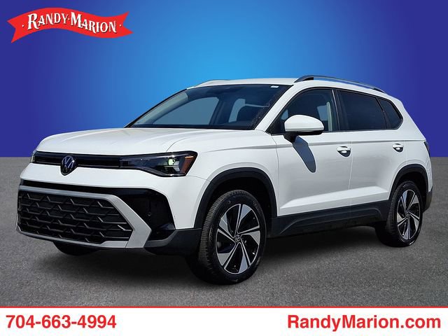 Used 2025 Volkswagen Taos SE AWD/4WD image 1