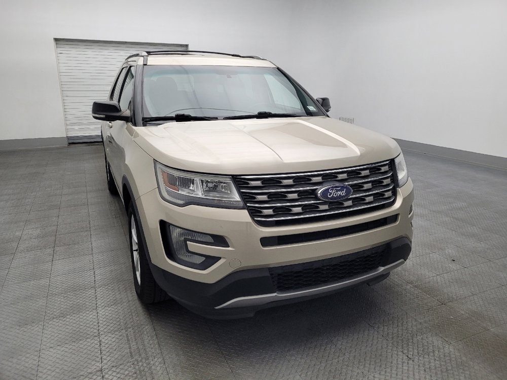 Used 2017 Ford Explorer XLT image 14