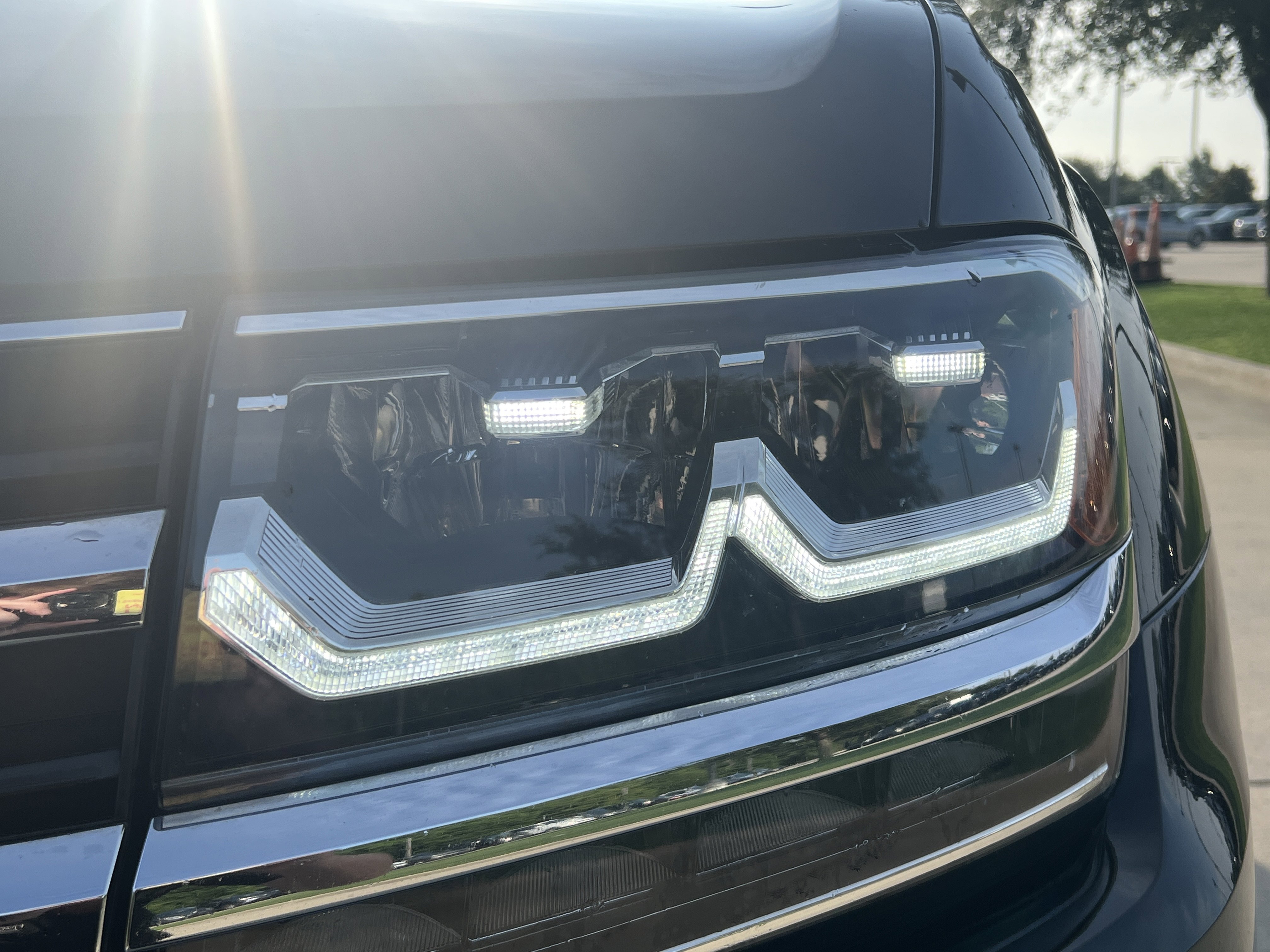 Used 2019 Volkswagen Atlas SE w/ Panoramic Sunroof Package FWD image 6