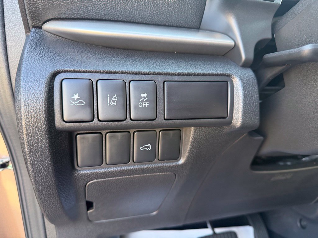 Used 2024 Mitsubishi Eclipse Cross SEL AWD/4WD image 12