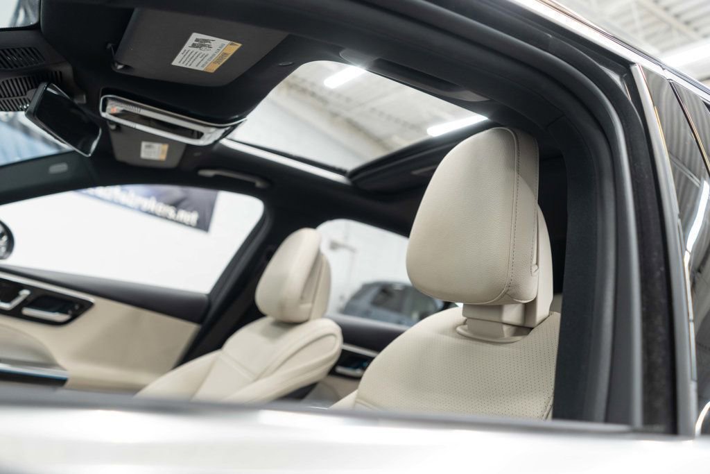 Used 2023 Mercedes-Benz C 300 C 300 4MATIC Sedan w/ Pinnacle Trim Package image 7