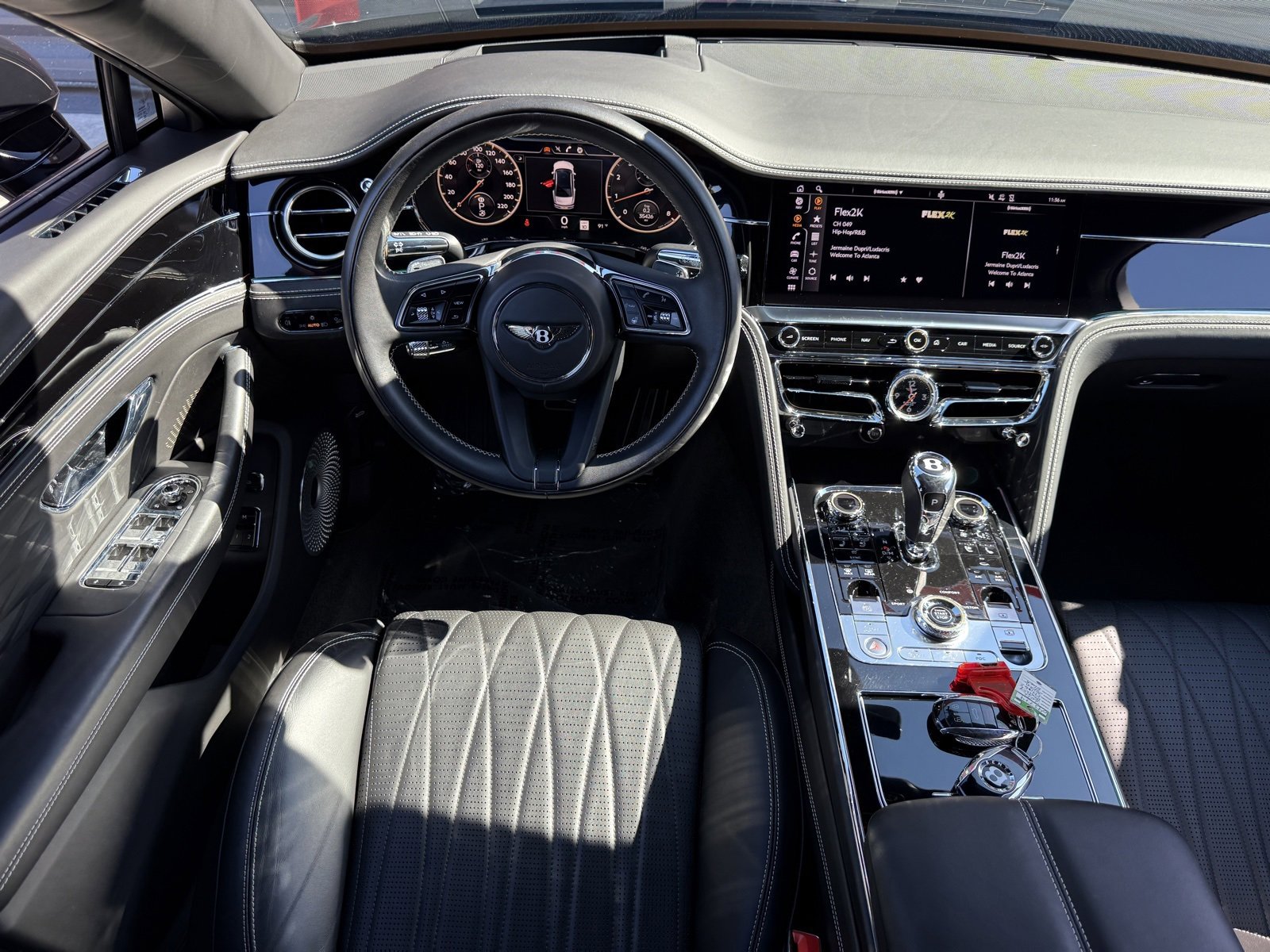 Used 2022 Bentley Flying Spur V8 image 24