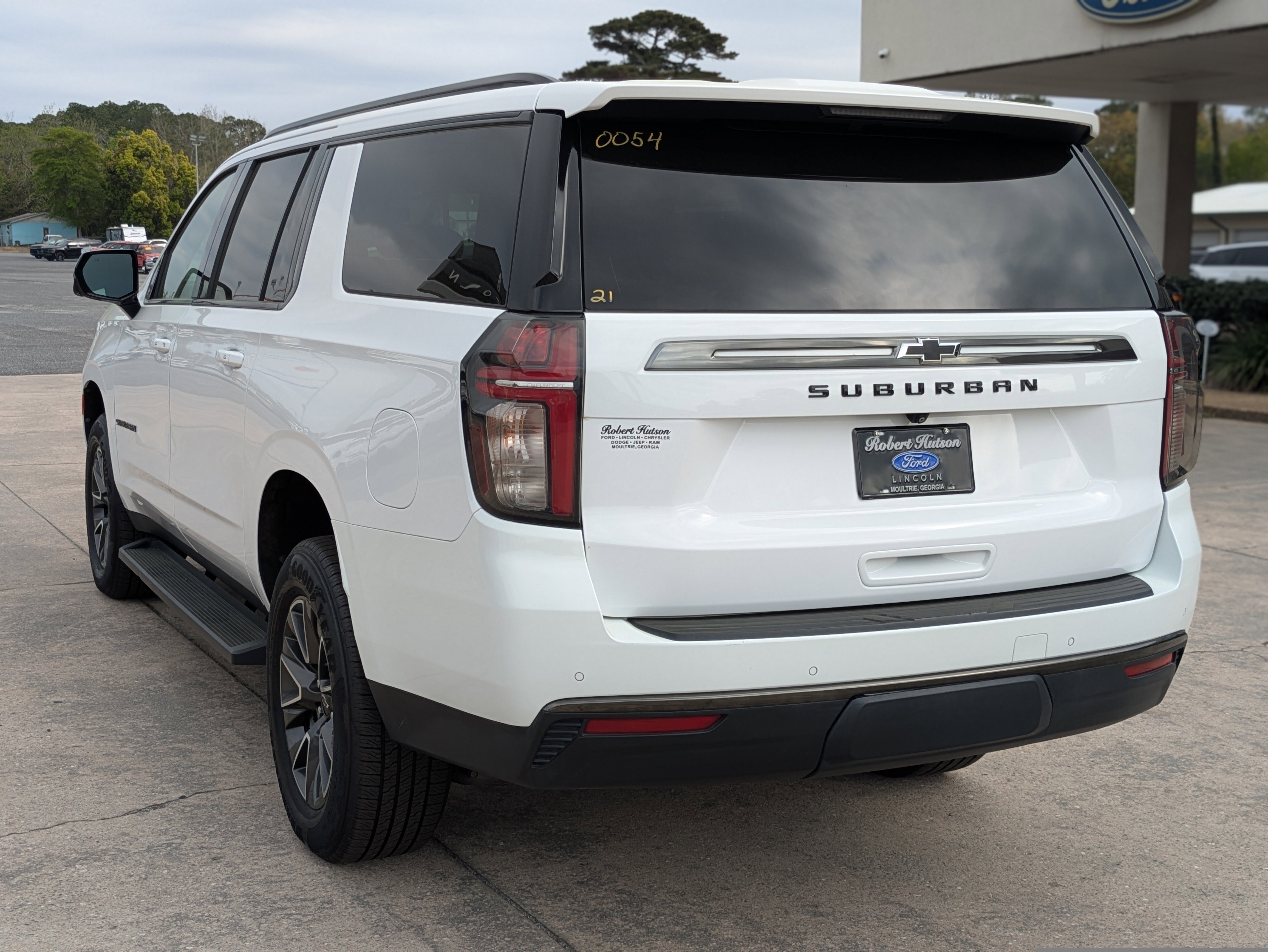 Used 2021 Chevrolet Suburban Z71 w/ Z71 Off-Road Package AWD/4WD image 8