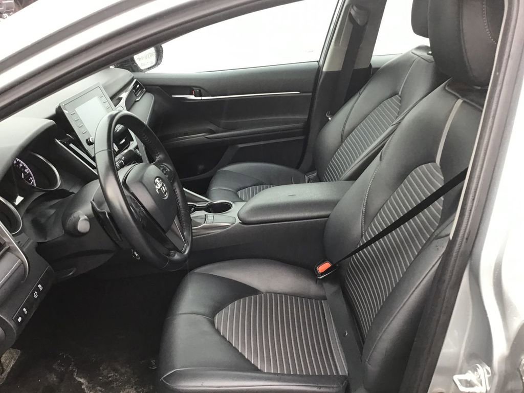 Used 2022 Toyota Camry SE image 12