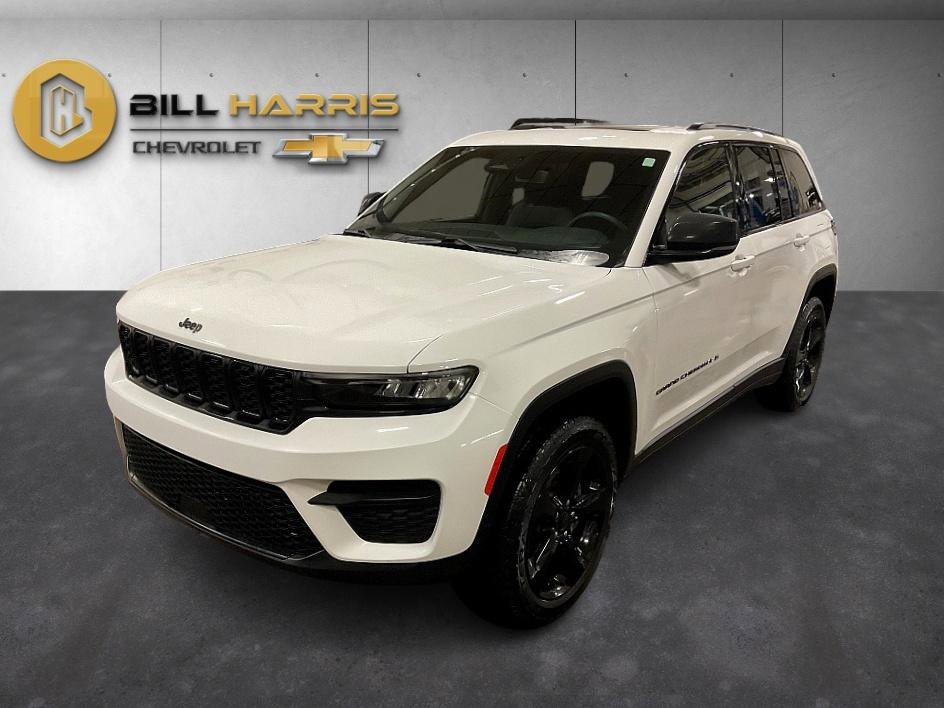 Used 2023 Jeep Grand Cherokee Altitude