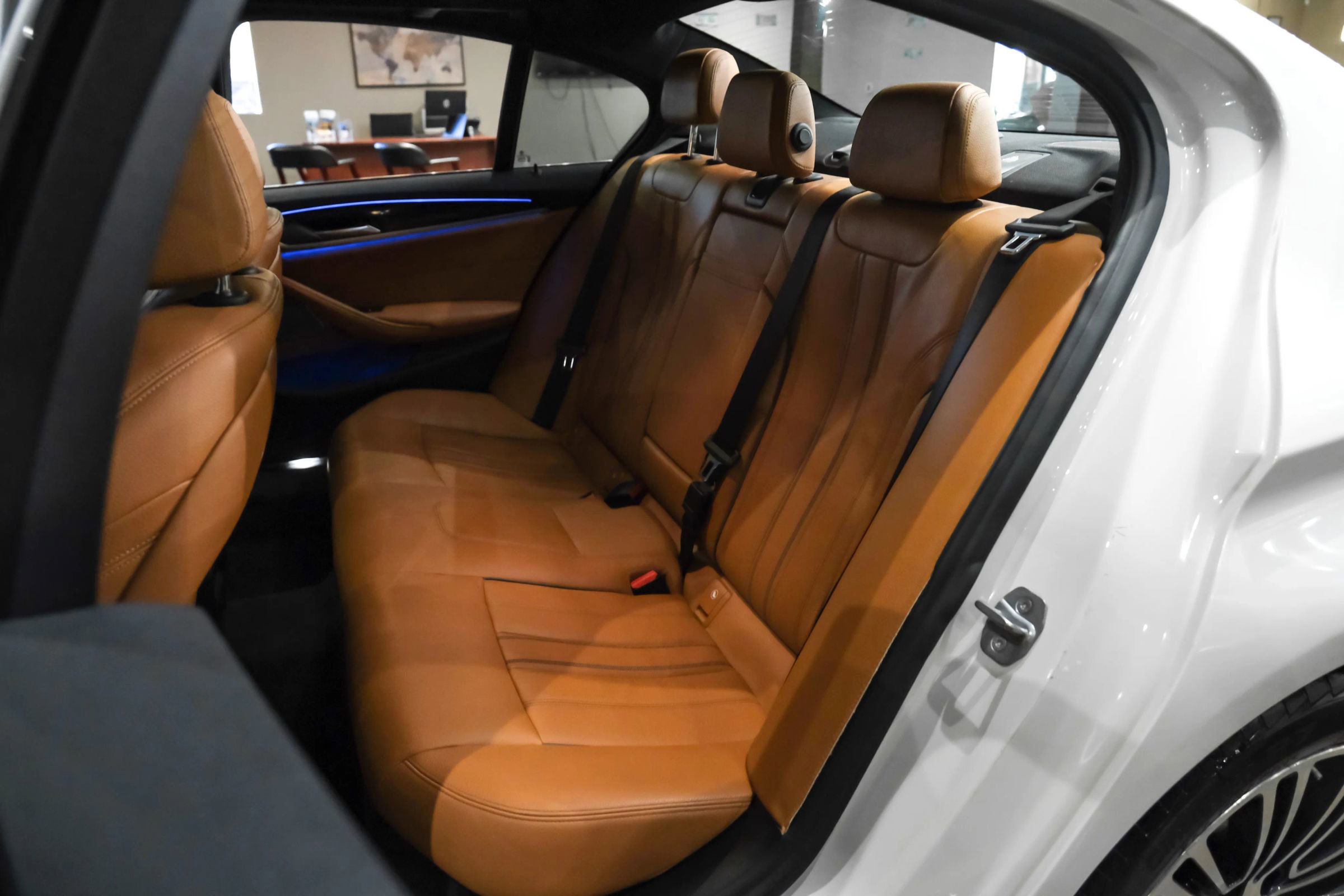 Used 2018 BMW 540i xDrive w/ Premium Package image 38