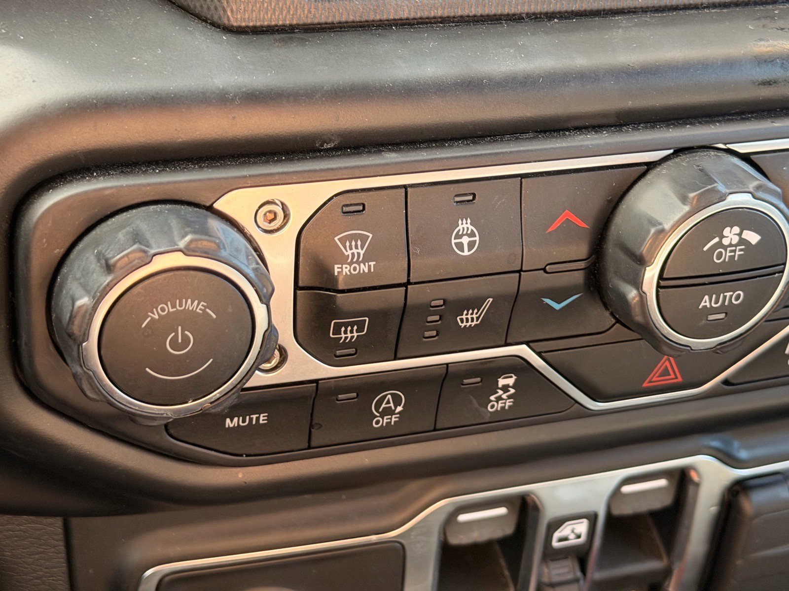 Used 2021 Jeep Wrangler Unlimited Sahara image 22