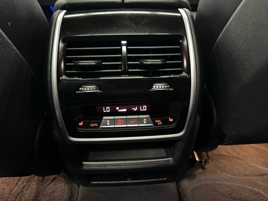 Used 2019 BMW X5 xDrive50i w/ M Sport Package image 39
