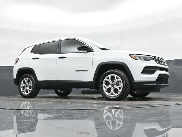 Used 2025 Jeep Compass Sport image 40