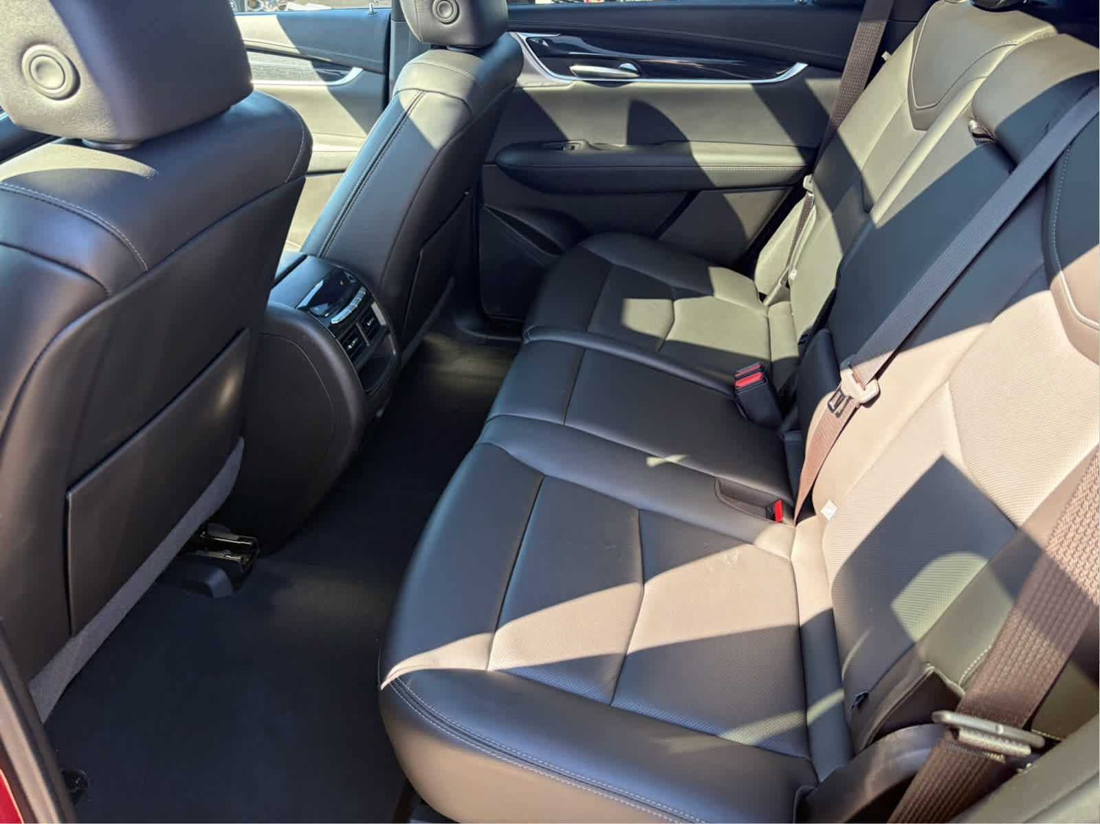 Used 2022 Cadillac XT5 Premium Luxury w/ Technology Package image 23