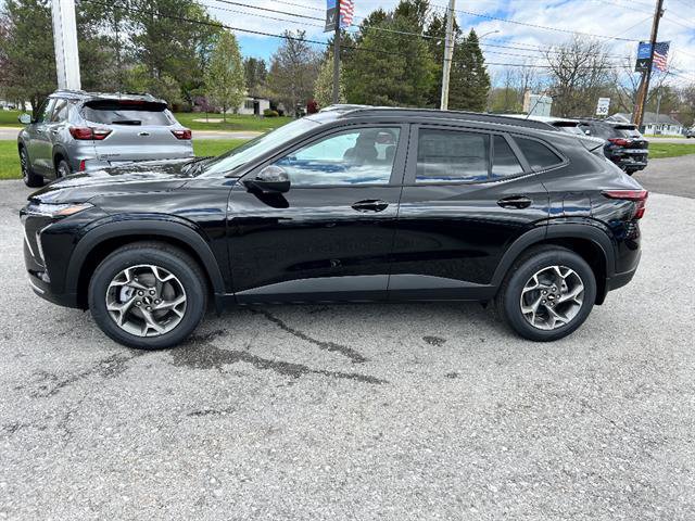 New 2026 Chevrolet Trax LT FWD image 2