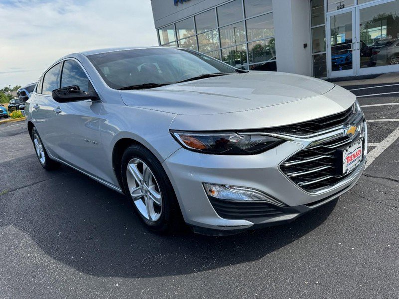 Used 2021 Chevrolet Malibu LS FWD image 2