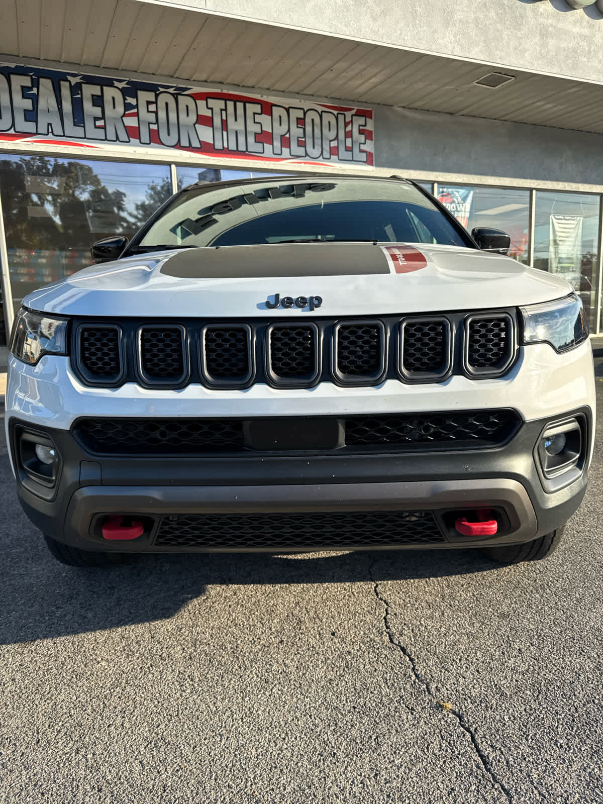 Used 2023 Jeep Compass Trailhawk image 3