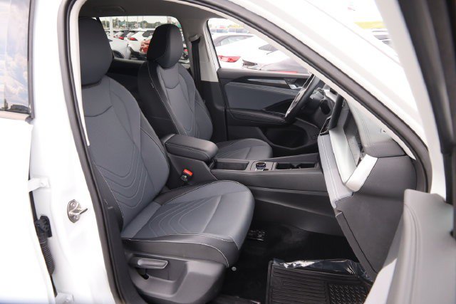 Used 2026 Volkswagen Tiguan SE FWD image 25