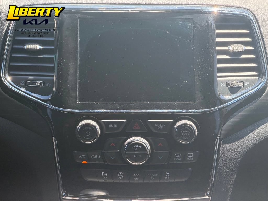 Used 2020 Jeep Grand Cherokee Altitude AWD/4WD image 14