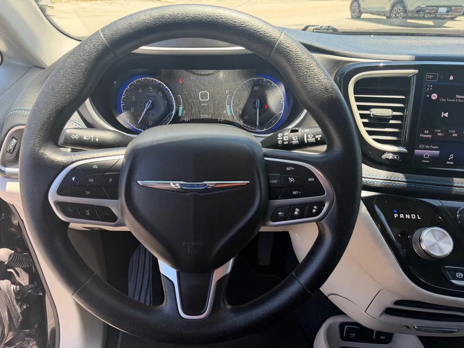 Used 2021 Chrysler Pacifica Touring FWD image 14