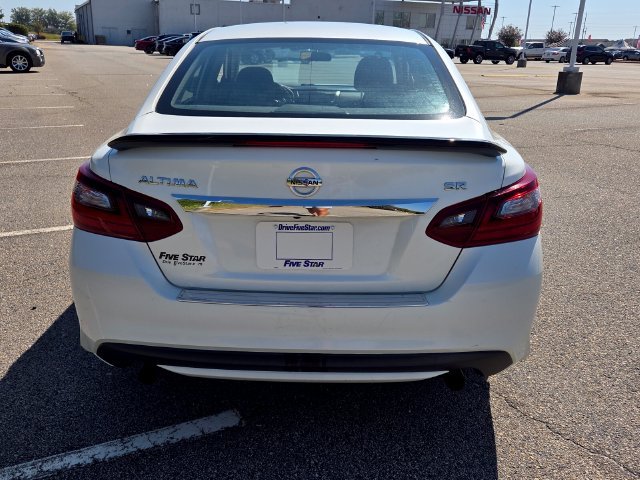 Used 2017 Nissan Altima 2.5 SR w/ Midnight Edition Package FWD image 10