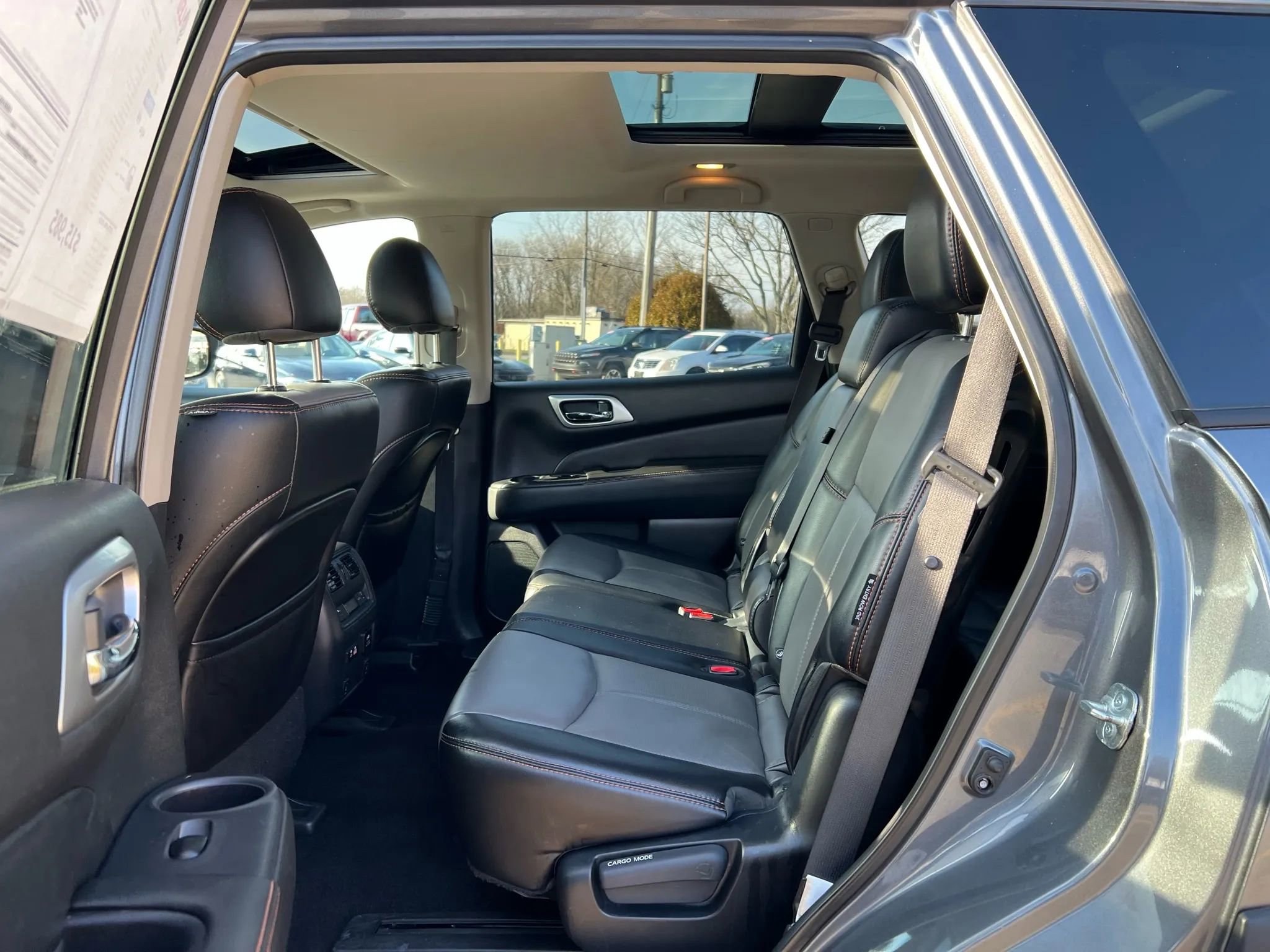 Used 2020 Nissan Pathfinder SL image 24