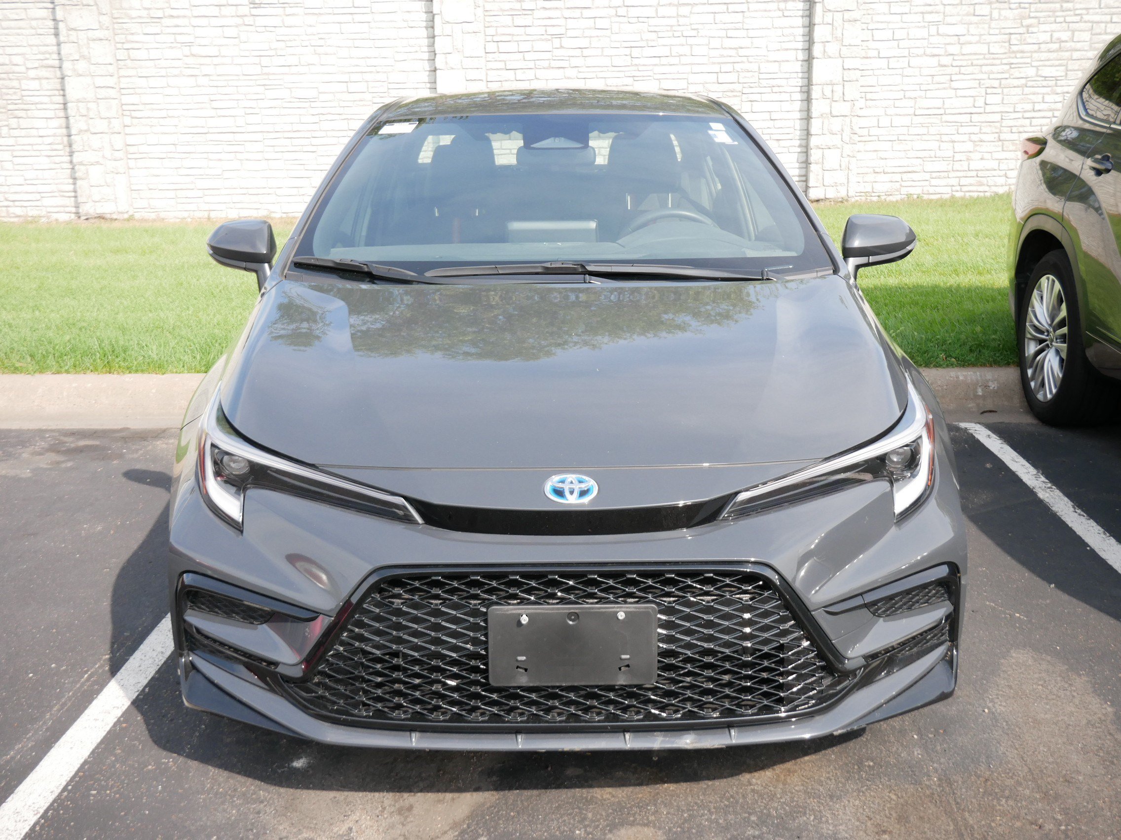 Certified 2023 Toyota Corolla SE w/ Carpet Mat Package (TMS) FWD image 2
