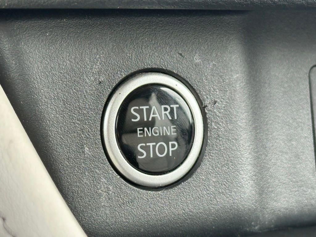 Used 2023 Nissan Rogue SL w/ SL Premium Package FWD image 18