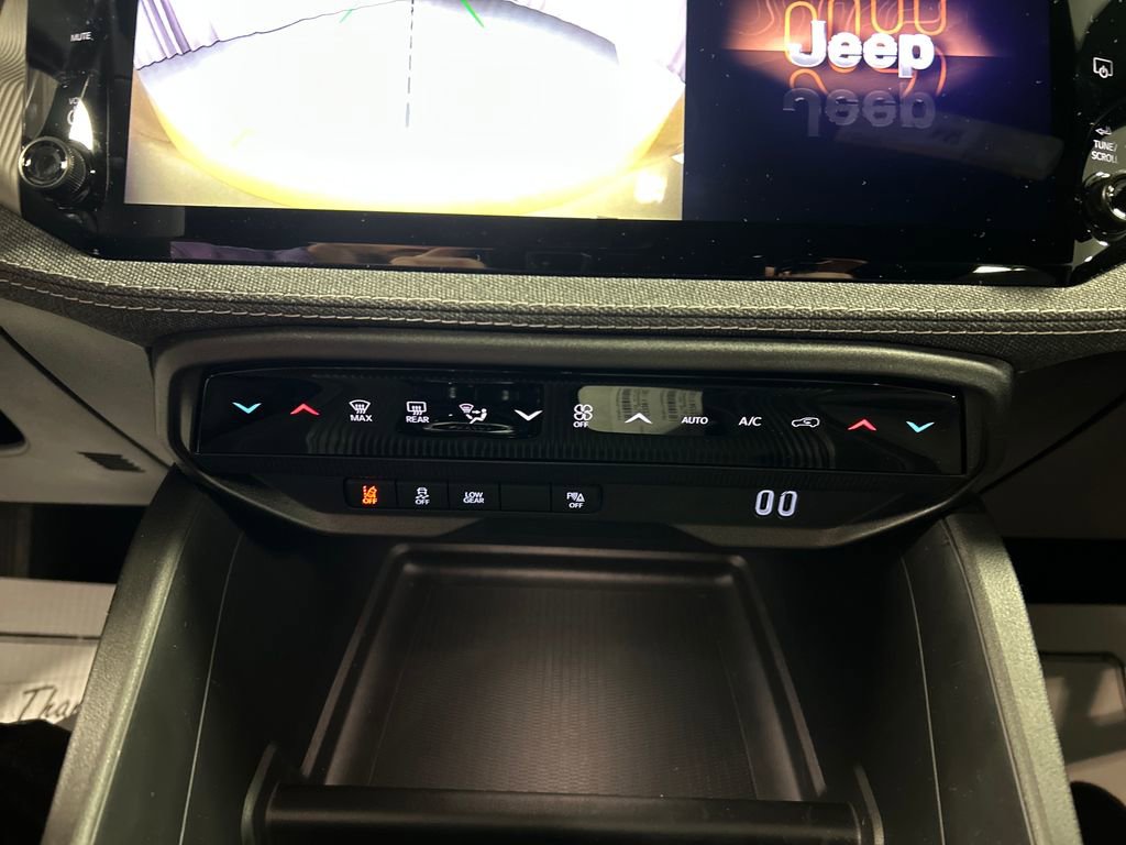 New 2026 Jeep Cherokee Laredo AWD/4WD image 17