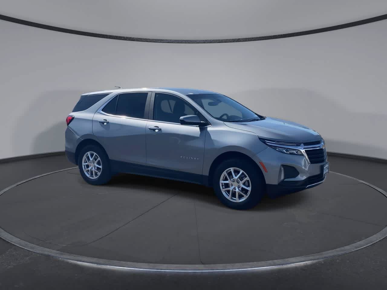 Used 2024 Chevrolet Equinox LT AWD/4WD image 3