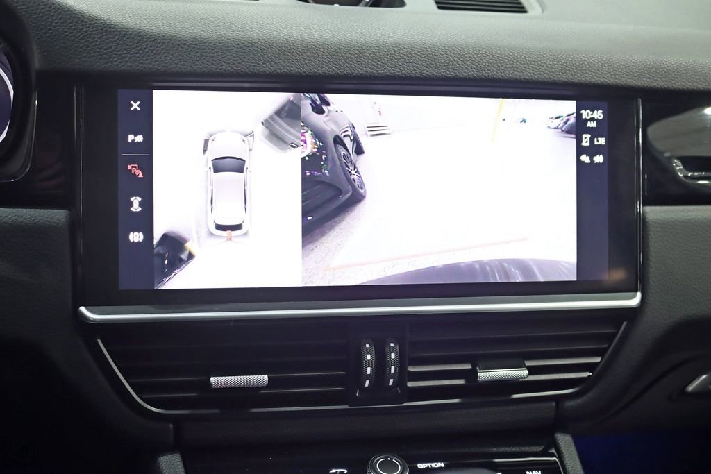 Used 2023 Porsche Cayenne image 18