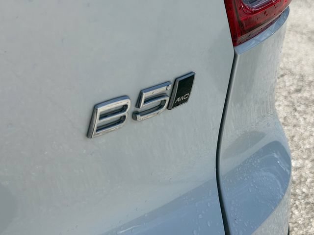 Certified 2024 Volvo XC40 B5 Plus w/ Protection Package AWD/4WD image 14